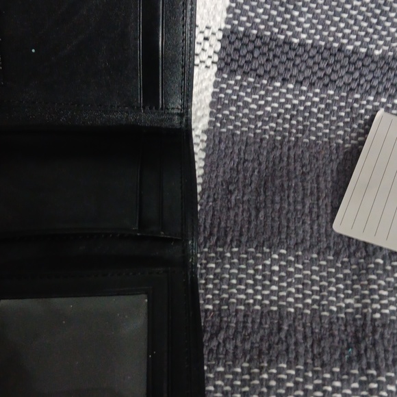 Perry Ellis - Picture 4 of 7